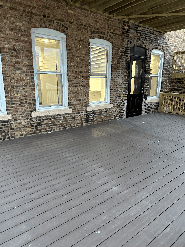 Marseilles Apartment: 430 Main St