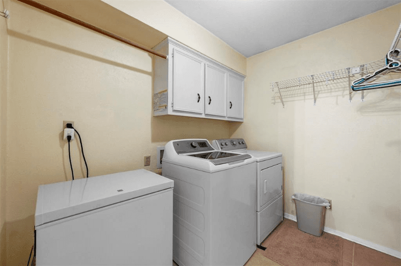 Richardson Single Room: 428 park bend drive
