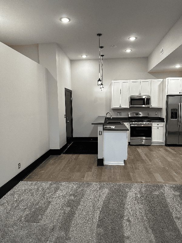 Marseilles Apartment: 430 Main St