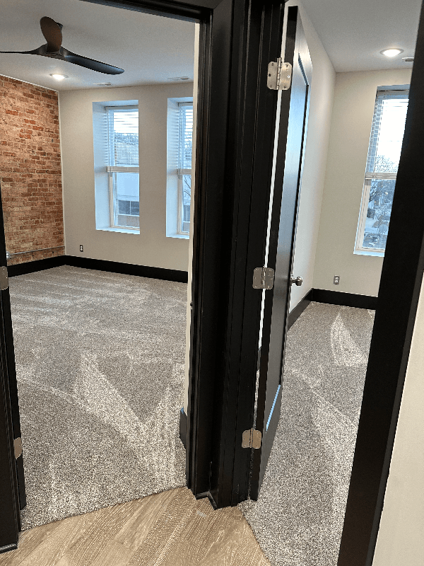 Marseilles Apartment: 430 Main St