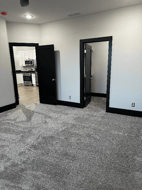 Marseilles Apartment: 430 Main St