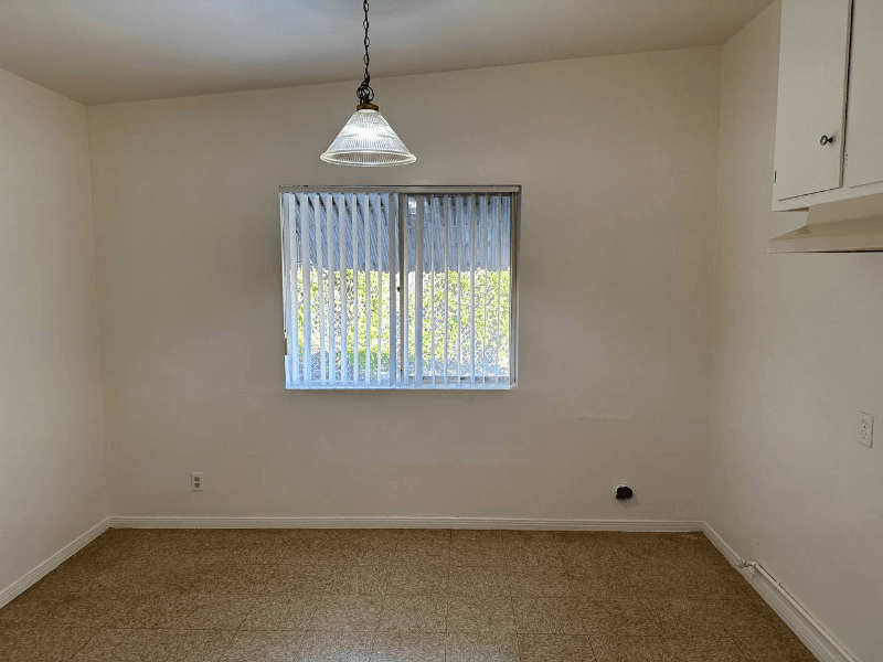 Diwney House: 12623 Barlin avenue # E