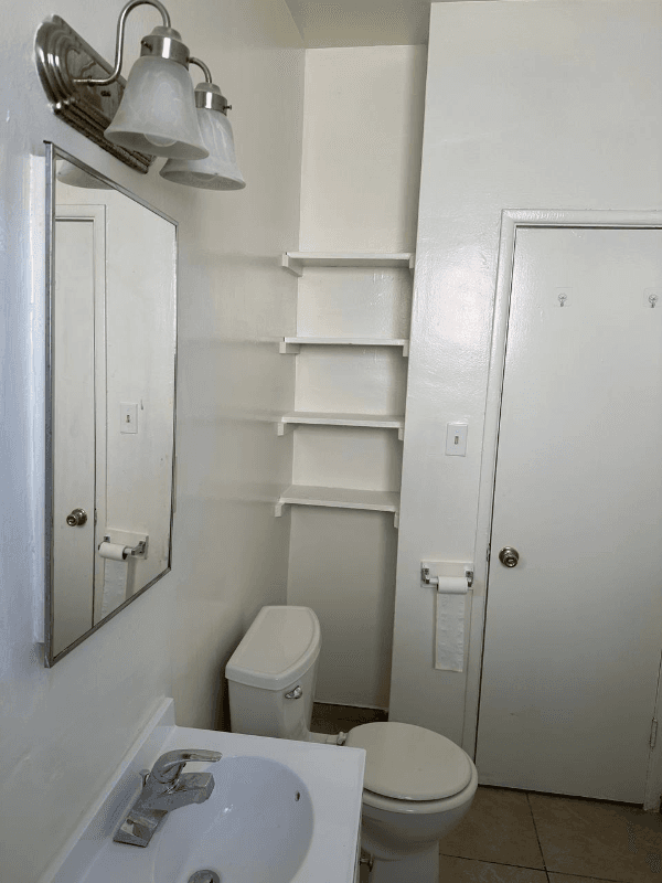 Diwney House: 12623 Barlin avenue # E