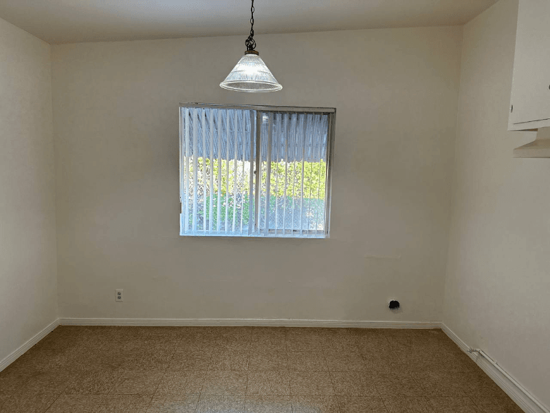Diwney House: 12623 Barlin avenue # E