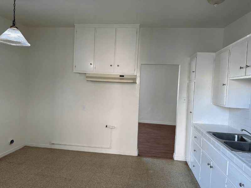 Diwney House: 12623 Barlin avenue # E