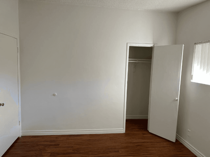 Diwney House: 12623 Barlin avenue # E