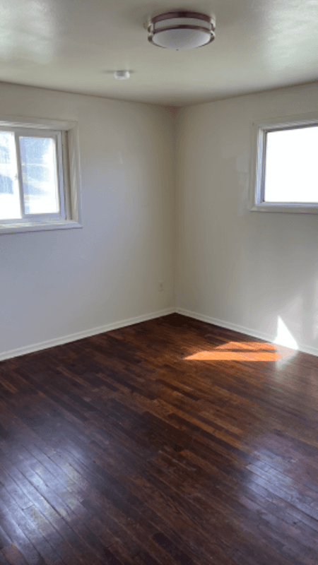 Moeses Lake House: 1213 Gary st