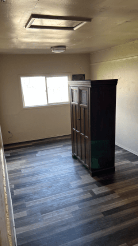 Moeses Lake House: 1213 Gary st