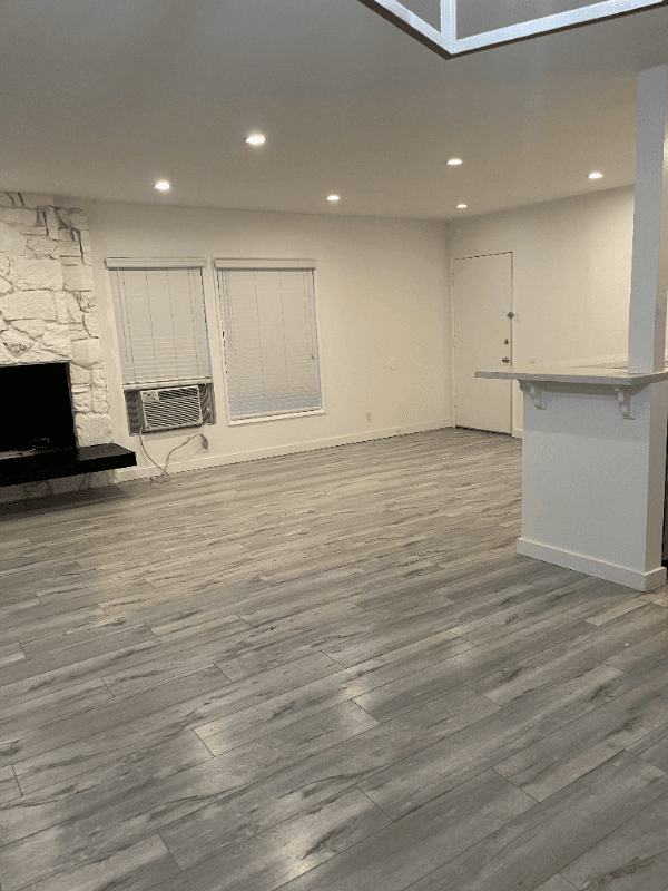 Los Angeles Apartment: 11669 Chenault St