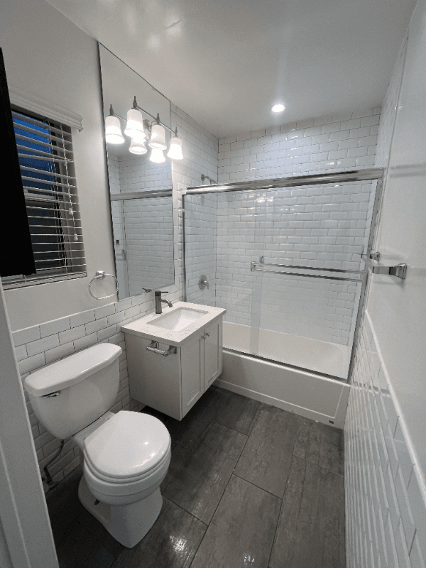 Los Angeles Apartment: 11669 Chenault St