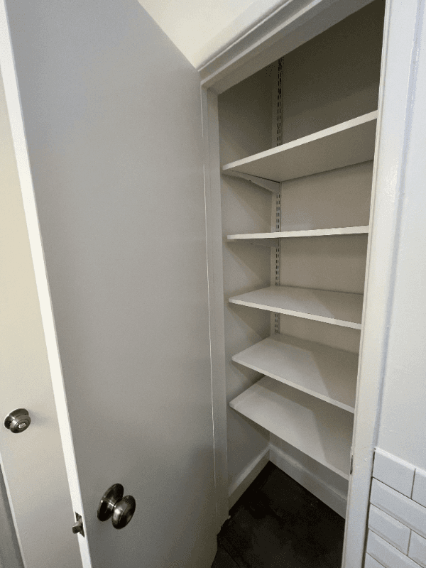 Los Angeles Apartment: 11669 Chenault St