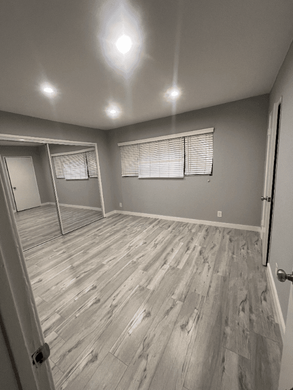 Los Angeles Apartment: 11669 Chenault St