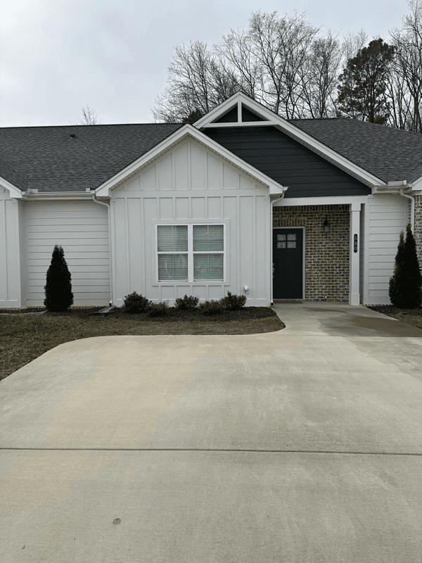 Cleveland Townhome: 580 Bellingham Dr.