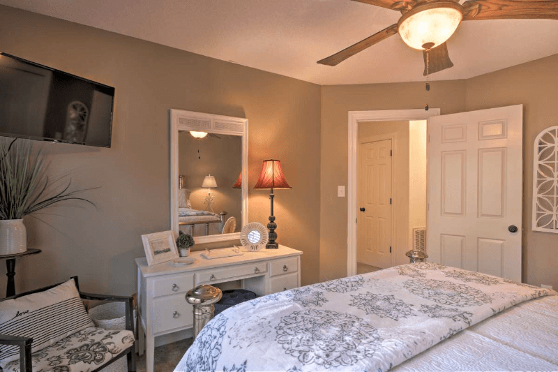 Greenwood Condo: 104 Woodhaven Ct