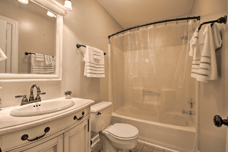 Greenwood Condo: 104 Woodhaven Ct
