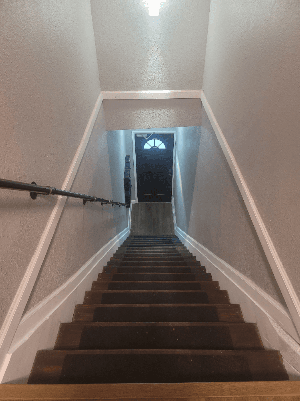 Sugar Creek Apartment: 409 N Sterling Avenue