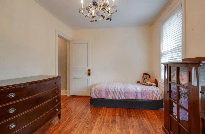 Nashville House: 947 Cahal Ave