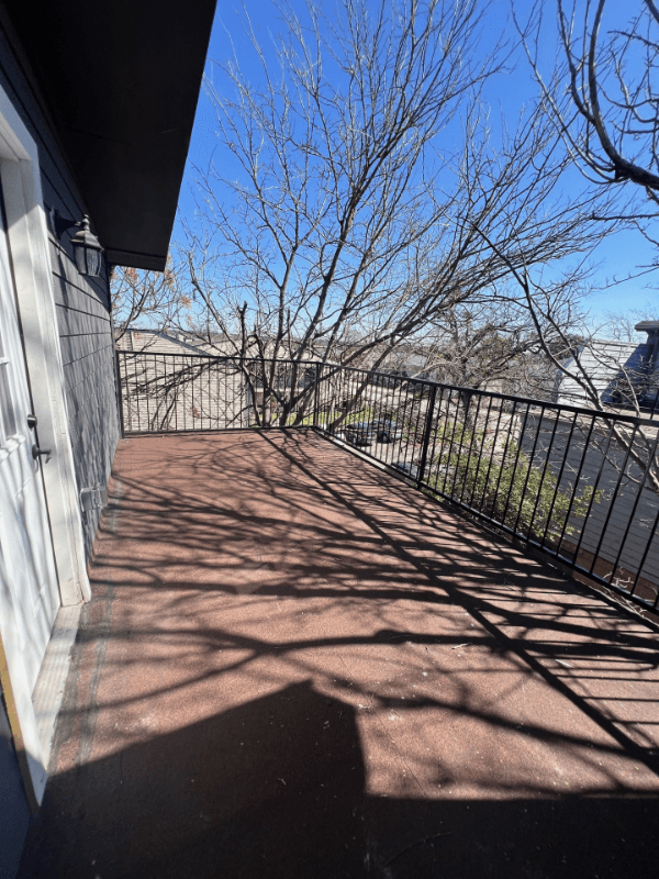 Dallas Townhome: 75215 Holly Hill