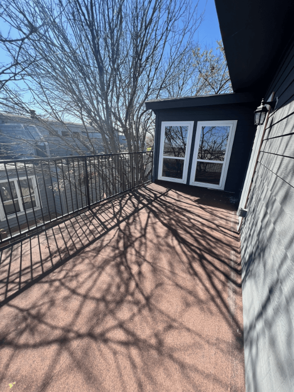 Dallas Townhome: 75215 Holly Hill