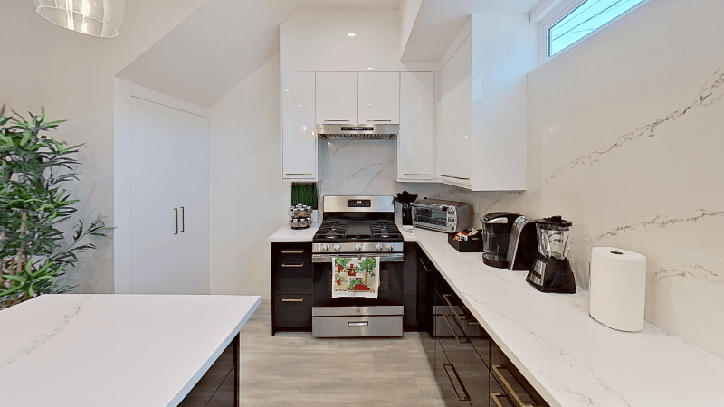 NORTH HOLLYWOOD House: 6337 AGNES AVE