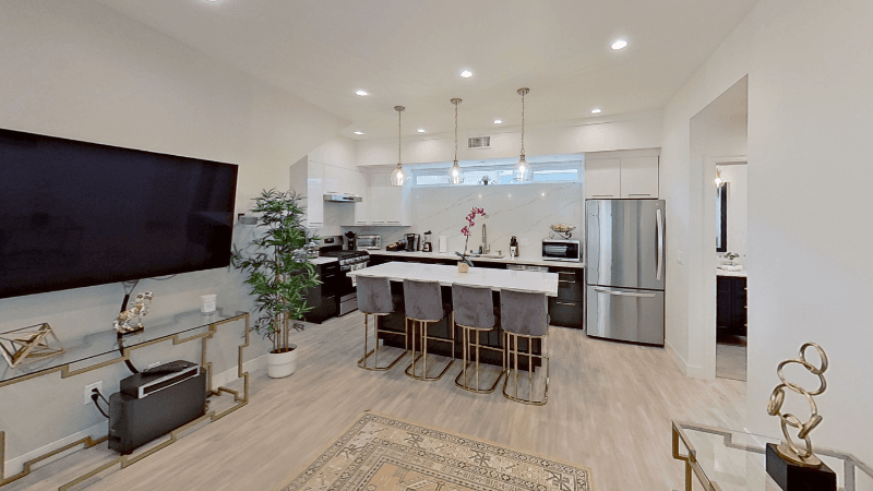 NORTH HOLLYWOOD House: 6337 AGNES AVE