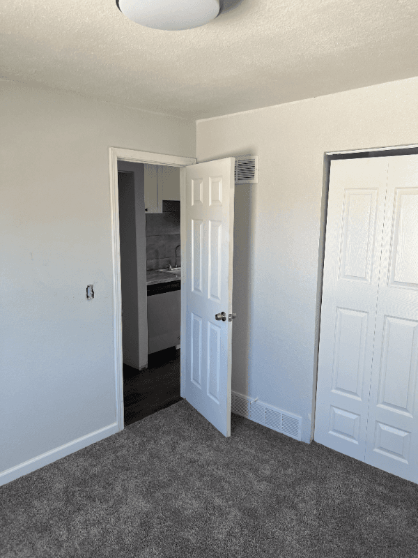 Lamar Apartment: 810 Yucca Drive