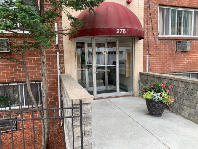 Brighton Condo: 276 Corey Rd,