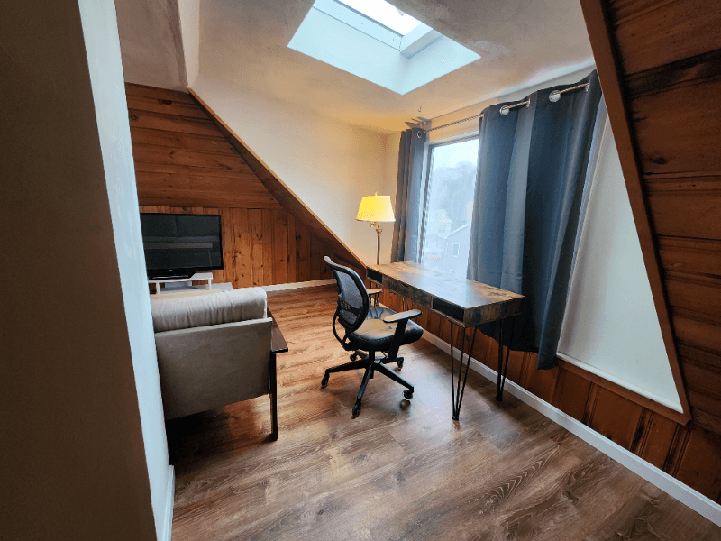 Quincy Single Room: 66 Brook St.