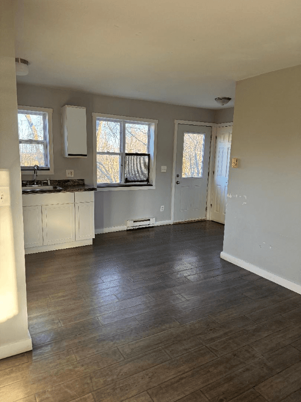 Menominee Apartment: 3850 N Shore Dr