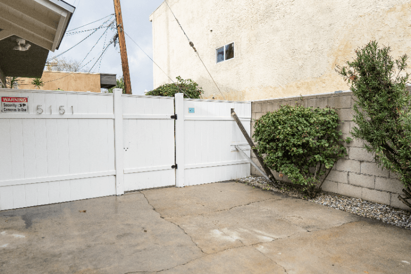 North Hollywood Townhome: 5151 RIVERTON AVE