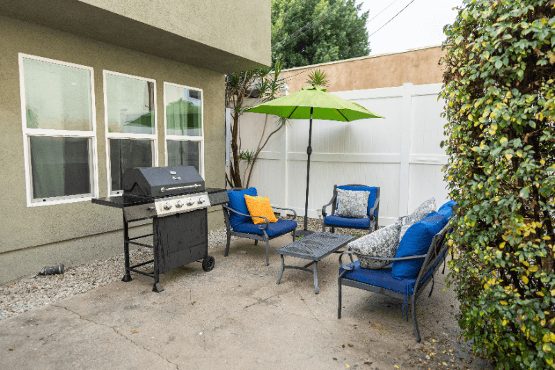 North Hollywood Townhome: 5151 RIVERTON AVE