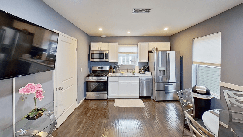 North Hollywood Townhome: 5151 RIVERTON AVE