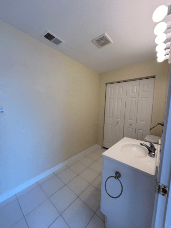 Yale Apartment: 420 North St