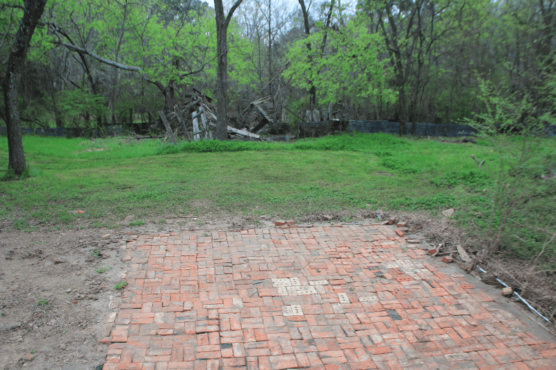 Quitman House: 1306 South HWY 37