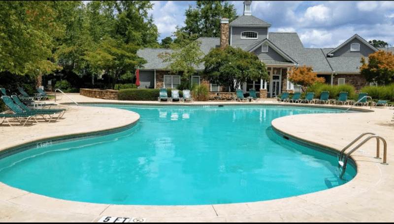 Milton House: 518 Sandringham Dr