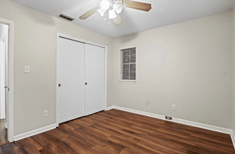 Tallahassee Multiplex: 266 N Villas Ct