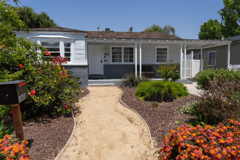 North Hollywood House: 10809 Hartsook St