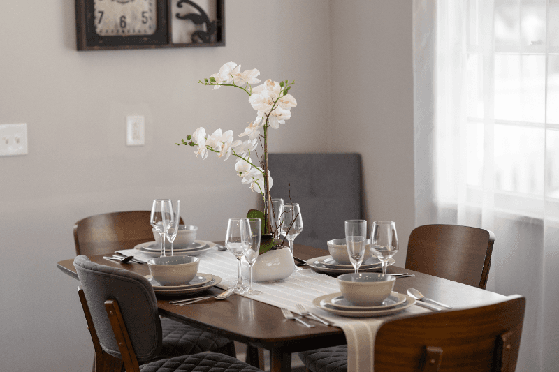 North Hollywood House: 10809 Hartsook St