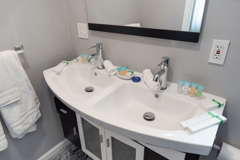North Hollywood House: 10809 Hartsook St