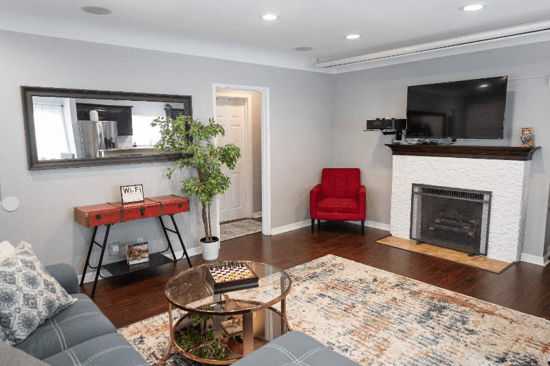 North Hollywood House: 10809 Hartsook St
