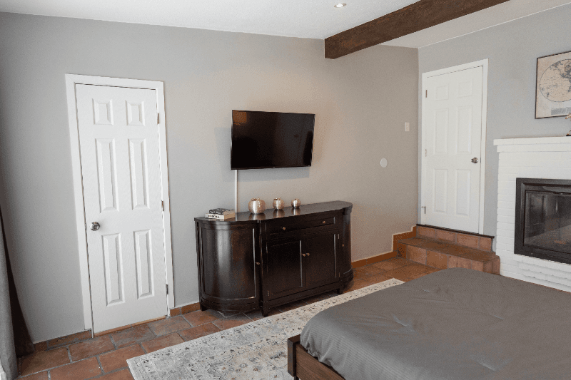 North Hollywood House: 10809 Hartsook St