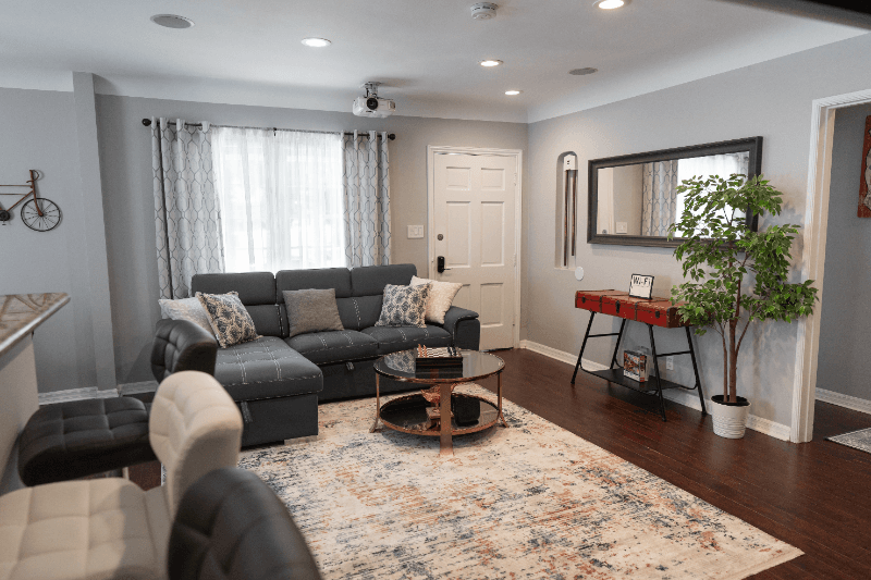 North Hollywood House: 10809 Hartsook St