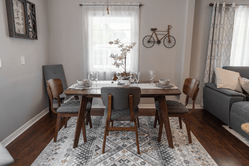 North Hollywood House: 10809 Hartsook St