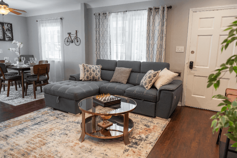 North Hollywood House: 10809 Hartsook St
