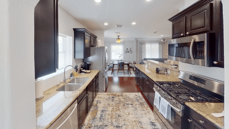 North Hollywood House: 10809 Hartsook St