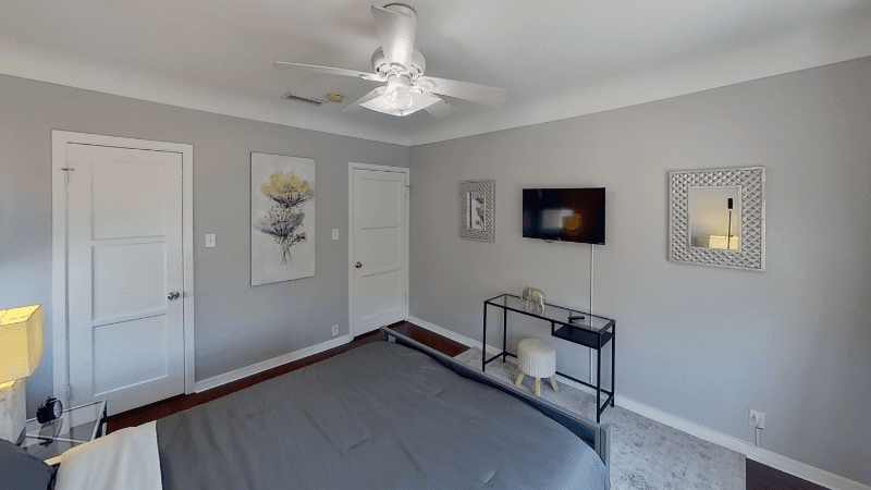 North Hollywood House: 10809 Hartsook St