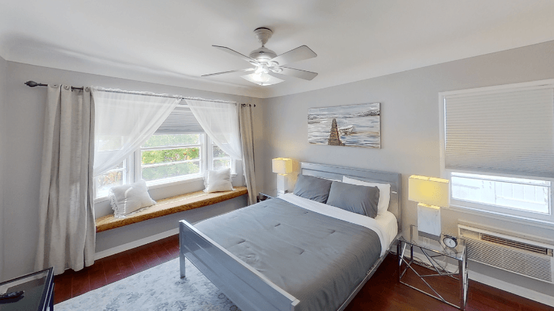 North Hollywood House: 10809 Hartsook St