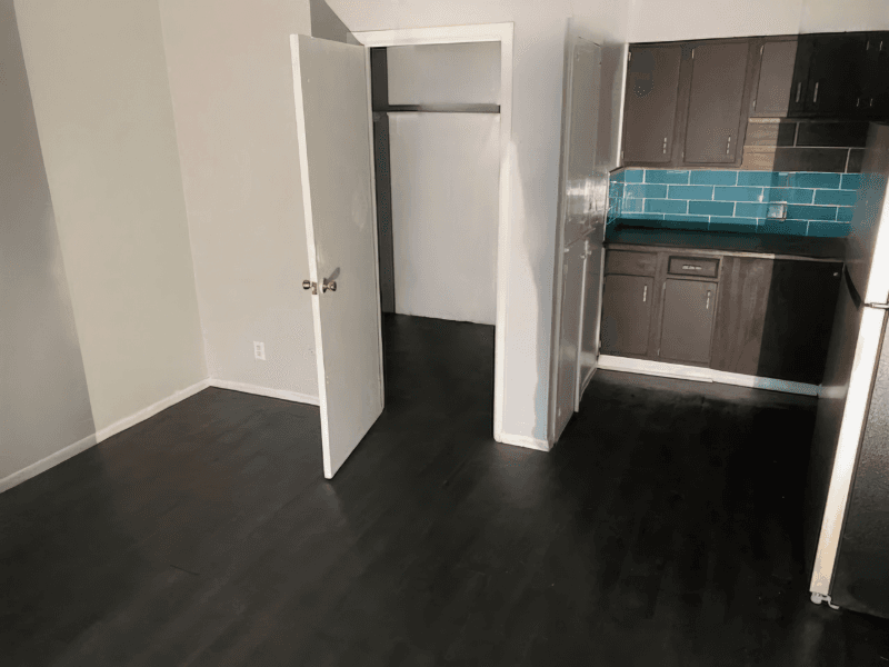 Pleasanton Apartment: 719 San Antonio St.
