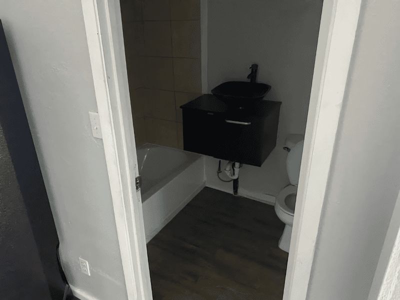 Pleasanton Apartment: 719 San Antonio St.