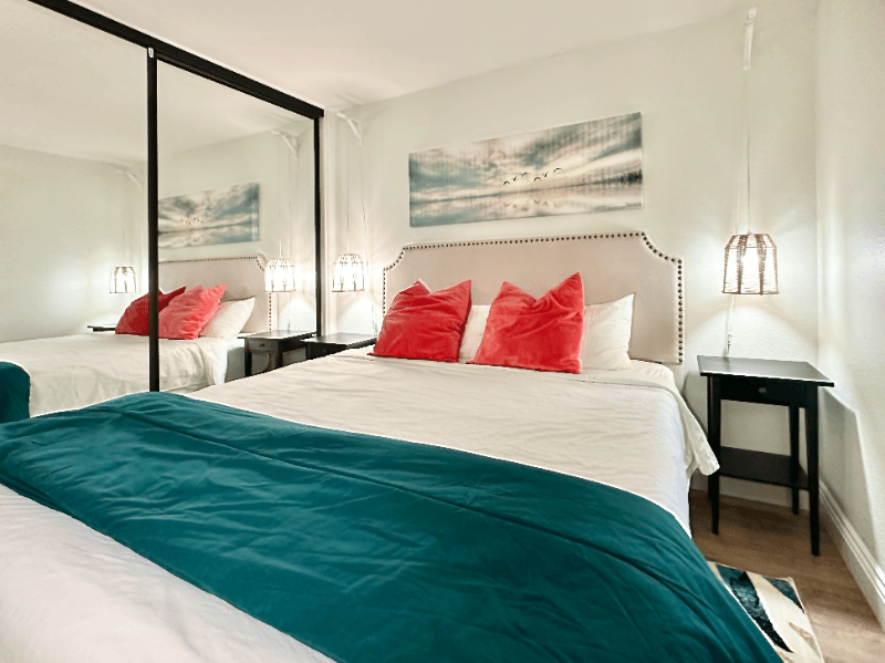 San Diego Condo: 3955 Nobel Drive